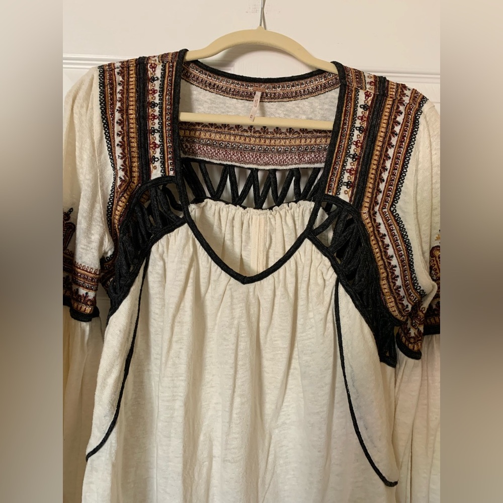 Free People Snow Kisses Embroidered Asymmetric Blouse Boho Romantic Cottagecore - Picture 4 of 8